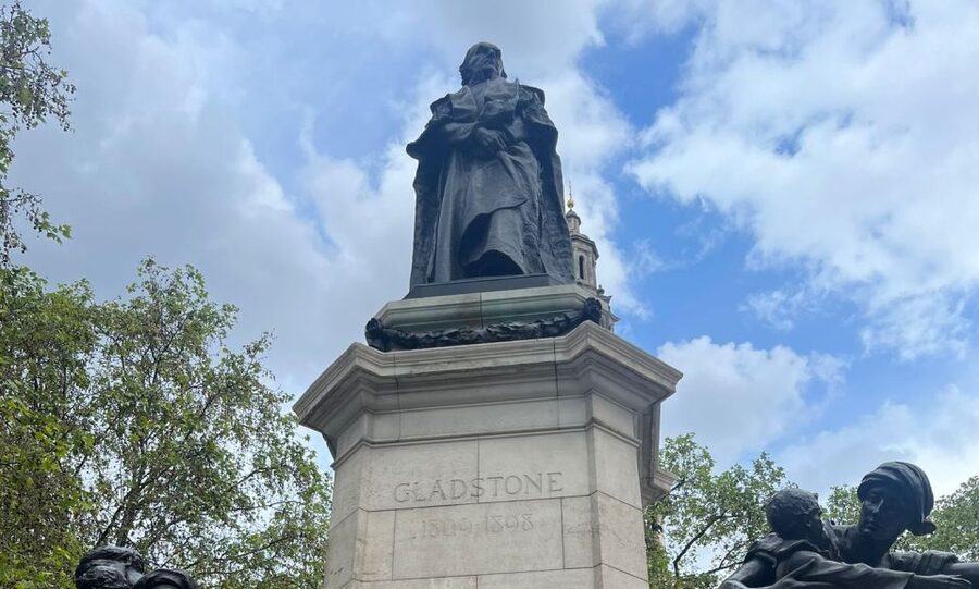 Woolf & Dickens: London Literary Tour & Writing Workshop - Aldwych and T.S. Eliot’s sense of time