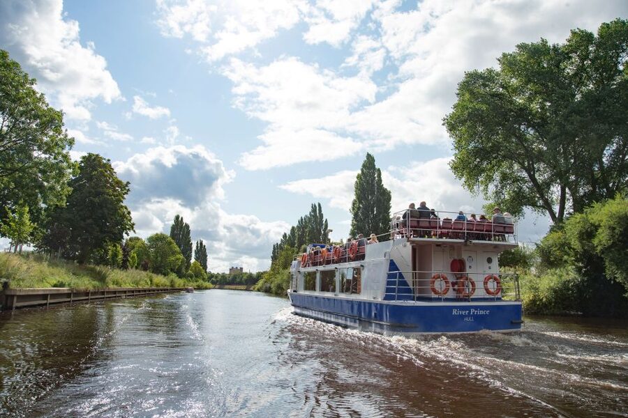 York: Daytime Sightseeing Boat Cruise with Live Commentary - From King’s Staith to the northern riverbank